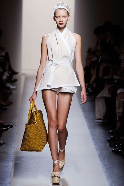 Look 2